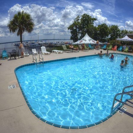 Crystal Cove Riverfront Resort Palatka Eksteriør bilde