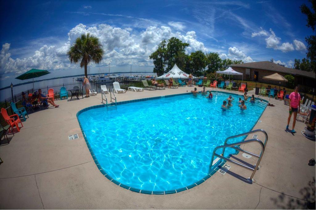 Crystal Cove Riverfront Resort Palatka Eksteriør bilde