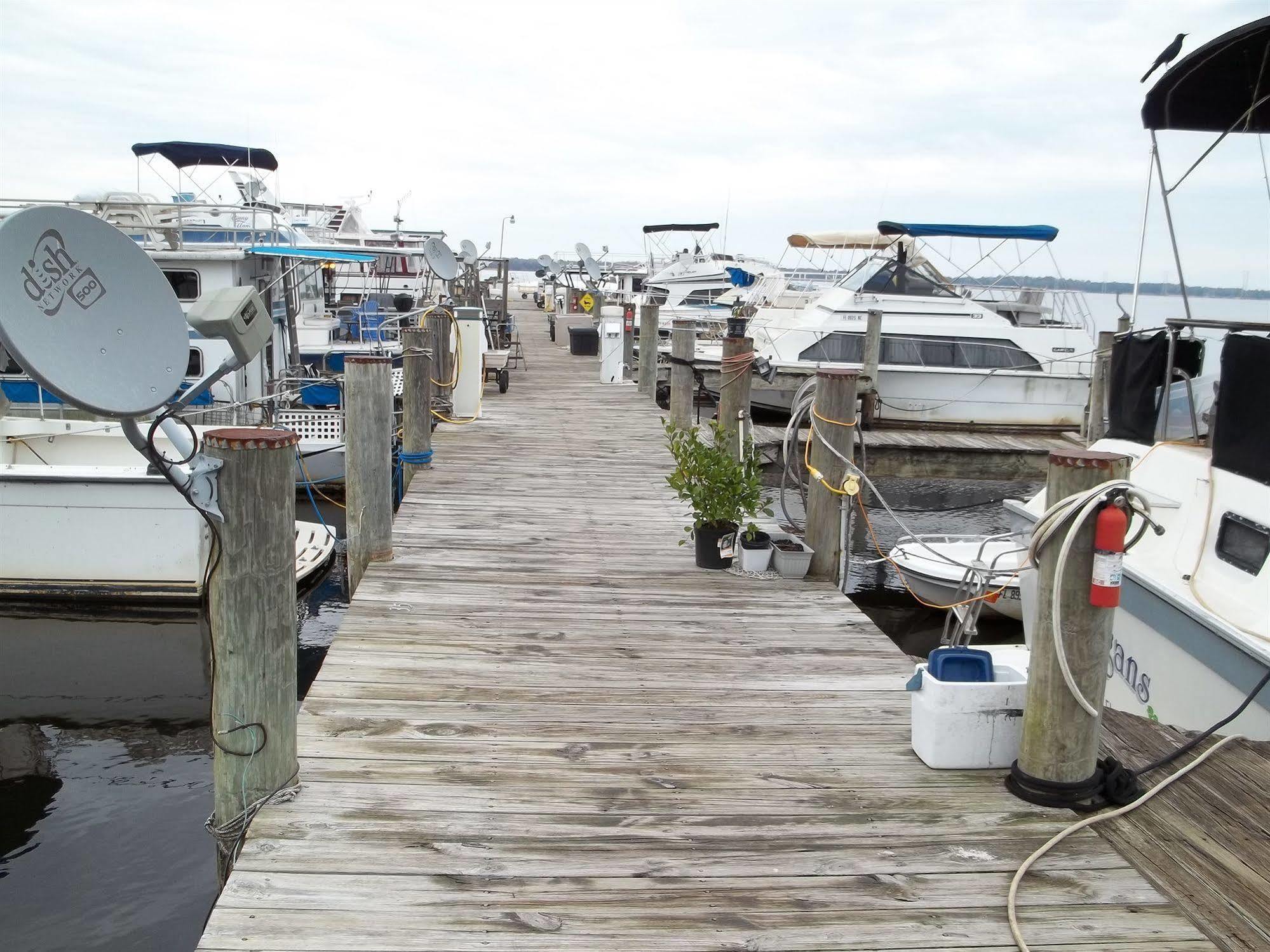 Crystal Cove Riverfront Resort Palatka Eksteriør bilde