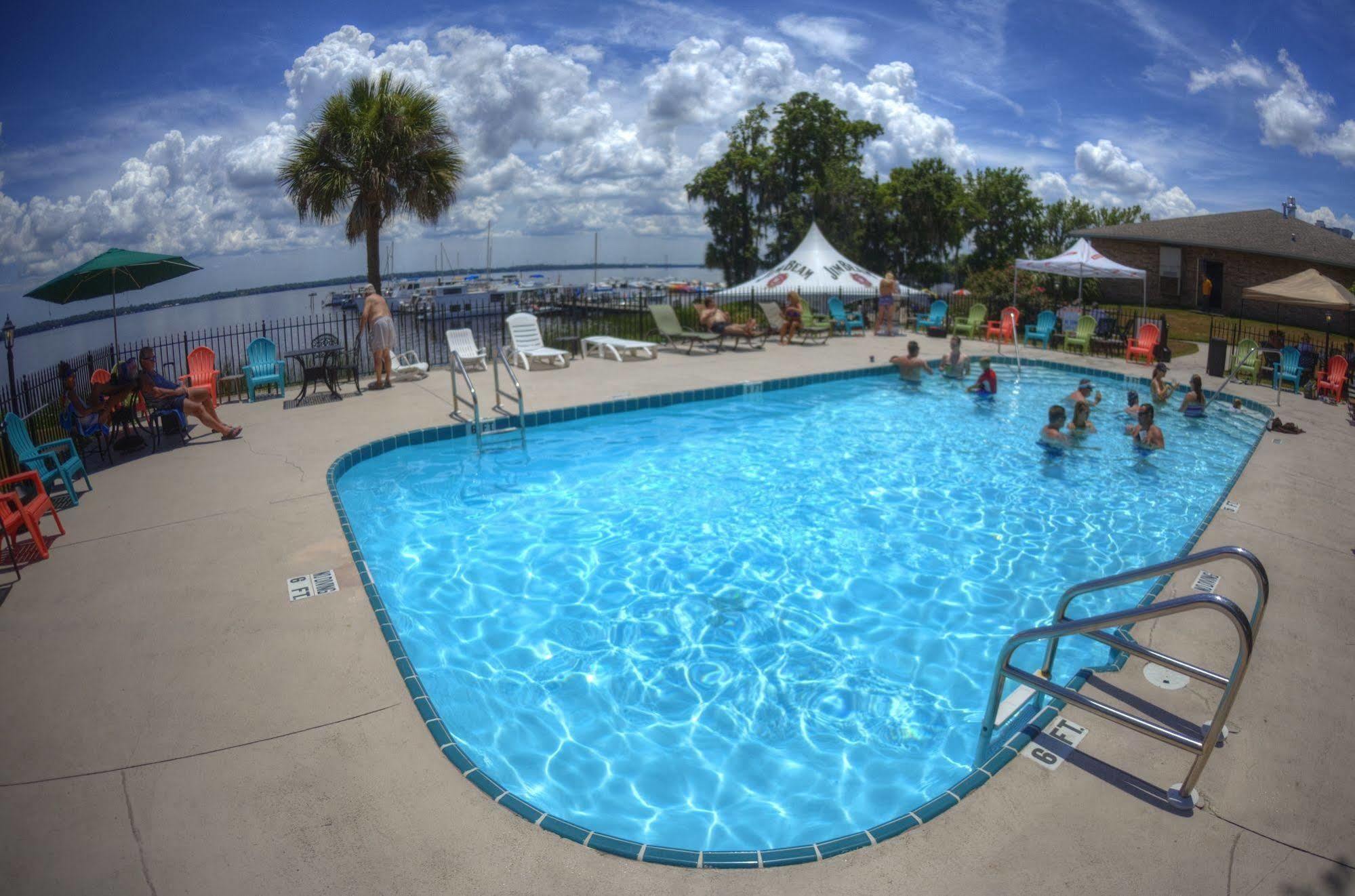 Crystal Cove Riverfront Resort Palatka Eksteriør bilde
